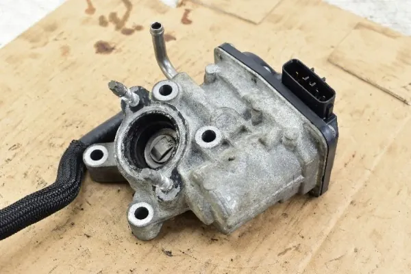 EGR-venttiili Subaru Legacy V Forester Impreza 2.0 D 14710AA741 image 2