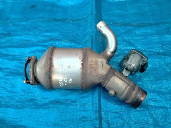 Audi Q5 80A DPF & Soupape OEM 80A131703G image 2