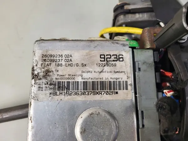 Pompe de direction assistée Fiat Punto II OEM 51711701 image 6