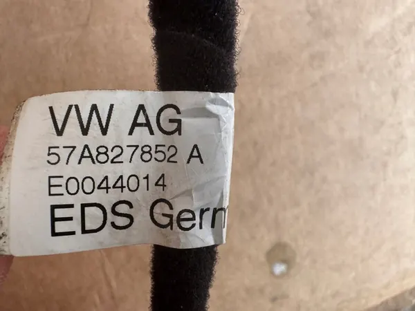 Elektrisk Baklucka Aktuator Höger Skoda Karoq OEM 57A827852A image 3