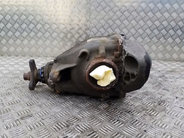 BMW 3 F30 F31 Bakre Differential 7624780 image 3