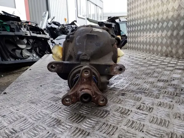 BMW 3 F30 F31 Bakre Differential 7624780 image 5