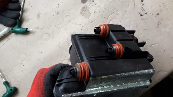 Öljyseparatori Audi S7 S6 4.0 TFSI image 10