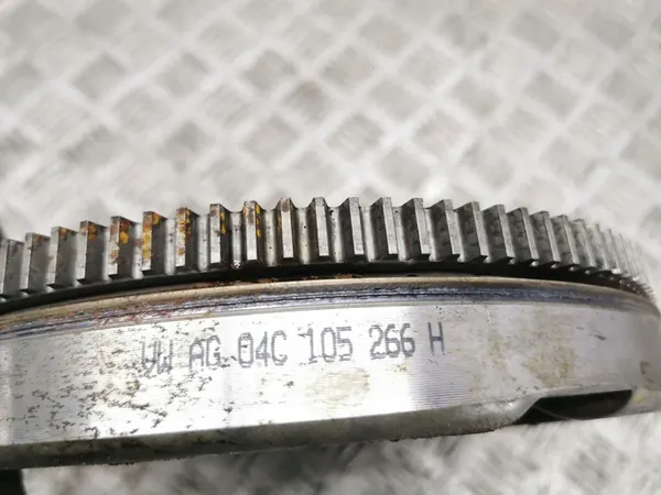 Volante Skoda Octavia Mk4 2024 OEM 04C105266H image 2