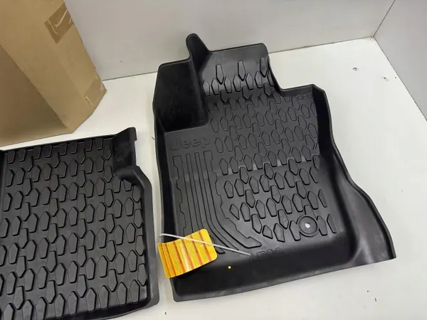 Alfombras de goma Jeep Compass OEM 82214651AC image 4