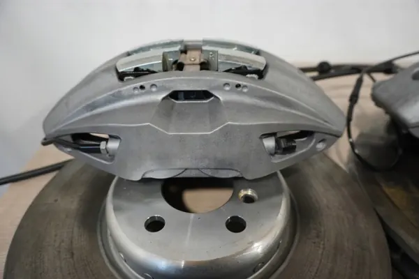Bromsok Set OEM 6880075 för BMW G05 G06 G07 image 4