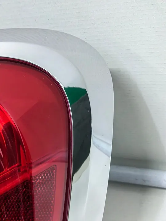 FIAT 500X Lámpara Trasera Derecha Cromo image 3