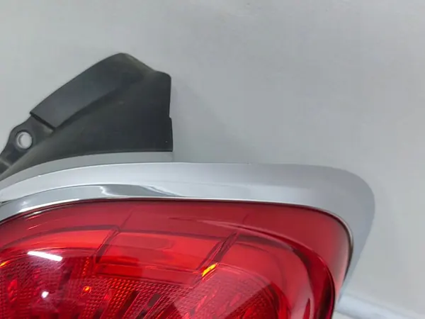 FIAT 500X Lámpara Trasera Derecha Cromo image 5