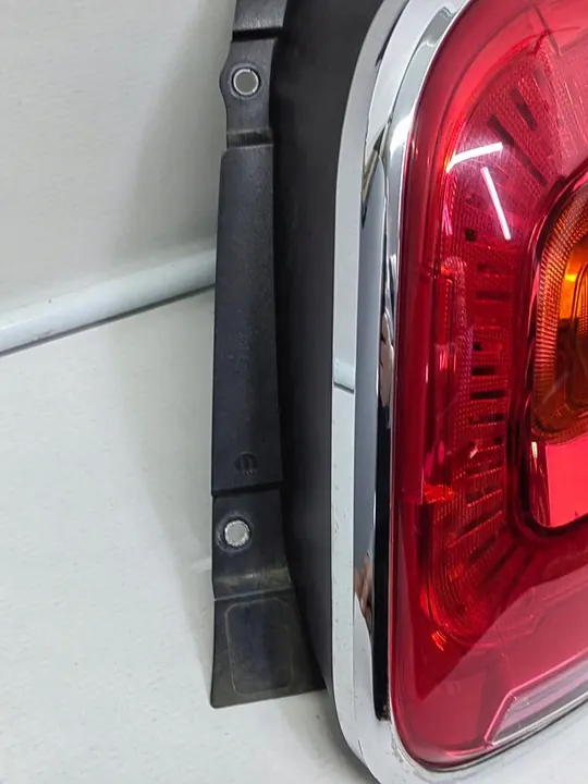 FIAT 500X Lámpara Trasera Derecha Cromo image 6