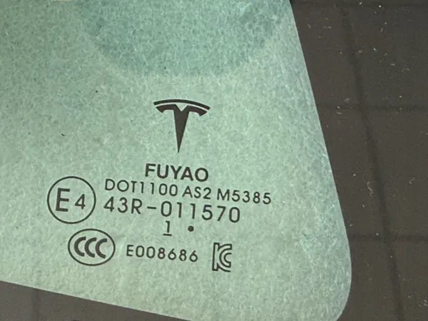 Tesla 3 bakre höger karossglas OEM 1514979-01-B image 5