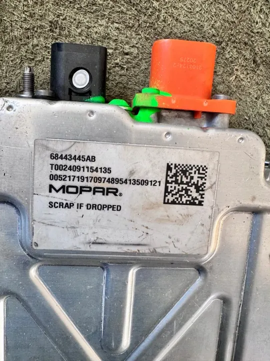 Chauffage batterie Jeep Wrangler JL 2.0T 4xe OEM 68443445AB image 6