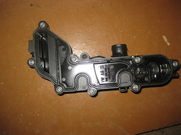 Öljyseparatori VW Audi Skoda 05E103495 AT image 2