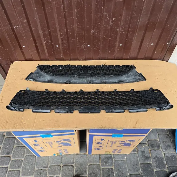 Griglia inferiore paraurti Mitsubishi ASX OE 6402A218 image 2