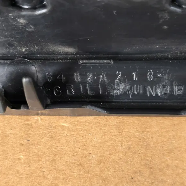 Griglia inferiore paraurti Mitsubishi ASX OE 6402A218 image 3