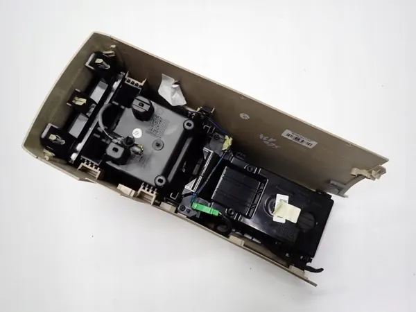 OEM 30755596 30755732 Volvo S60 II Accoudoir USB image 8