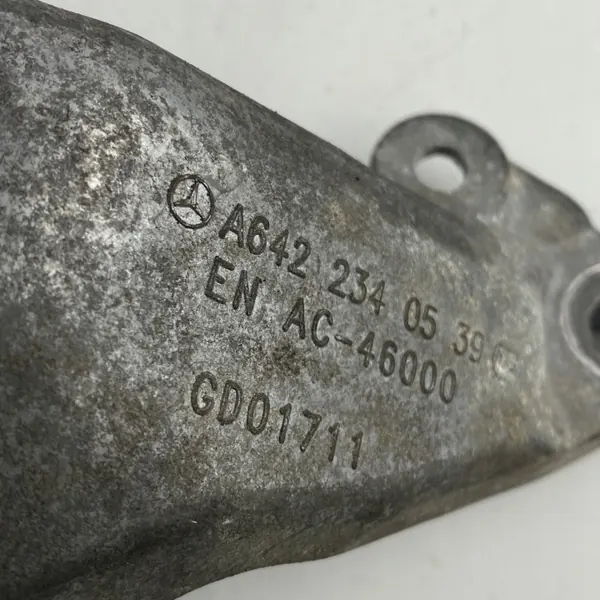 Kompressorträger + Riemenscheibe OEM A6422340539 Mercedes image 3