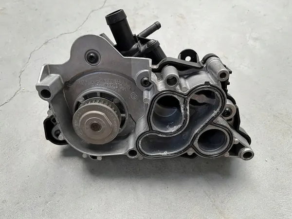 VW Audi Skoda Vattenpump image 4