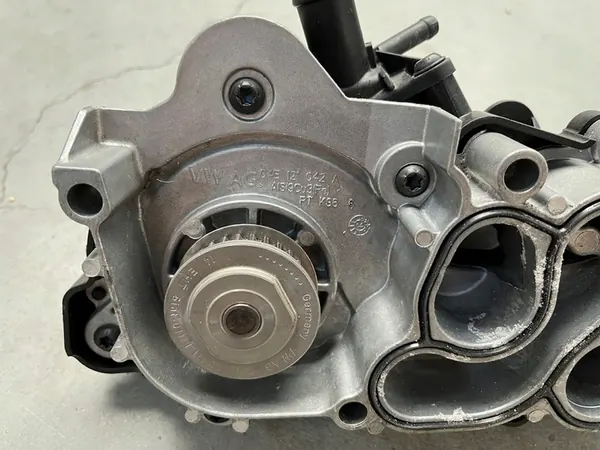 VW Audi Skoda Vattenpump image 5