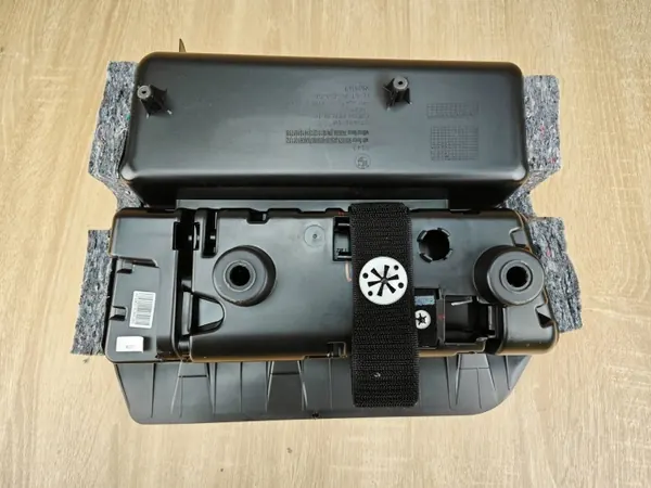 Inserção de porta-malas esquerdo OEM 9893879 para BMW G26 image 4