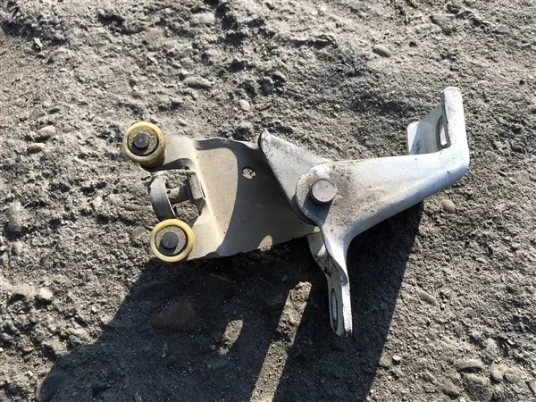 Vänster bakdörrsroller Dacia Dokker image 2