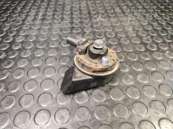 Claxon OEM 4H0951223B voor Audi A8 D4 2015 3.0L image 3