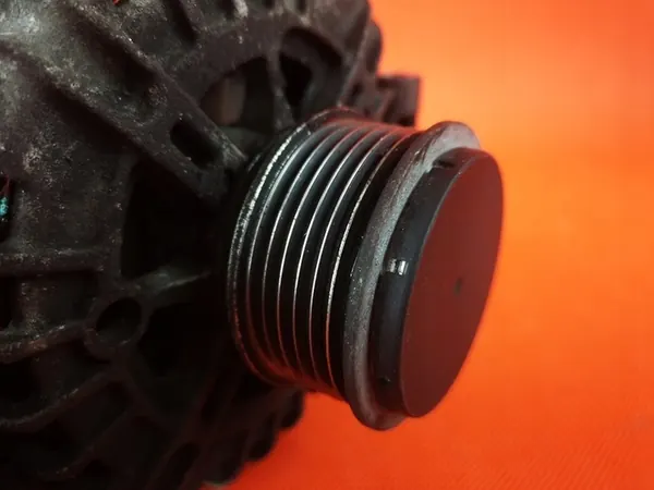 Audi S5 A5 8T 3.0 TFSI Generaattori image 5