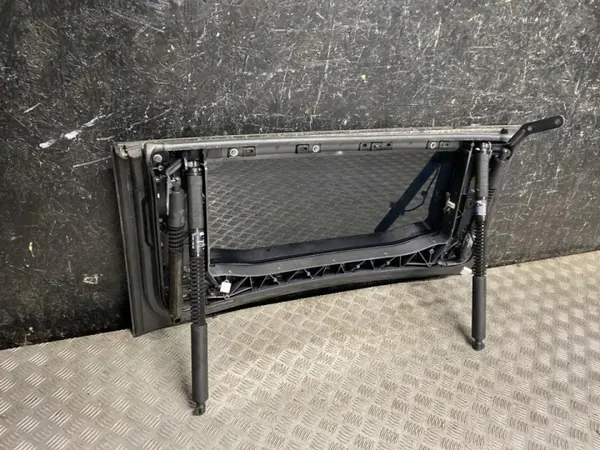 Tesla Model X 2016 Lasikatto OEM 1063442-00-C image 3