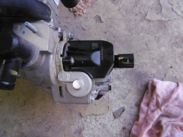 EGR-klep Kia OEM 28410-2A600 voor Sportage 3 1.7 CRDi image 2