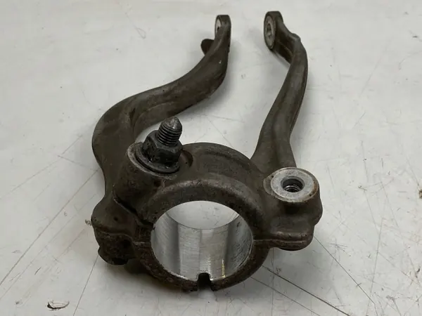 Soporte inferior amortiguador Porsche Macan OEM 95B413038C image 2