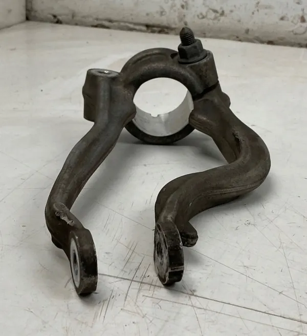 Soporte inferior amortiguador Porsche Macan OEM 95B413038C image 3