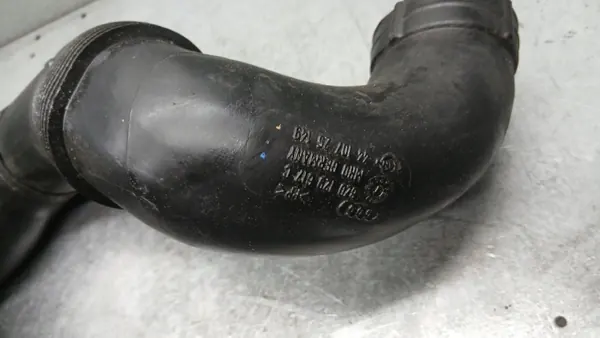 Audi A2 8Z Luftrör OEM 8Z0129617B Begagnad image 5