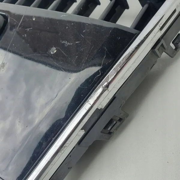 Audi Q7 Front Grill 4L0853651E image 5