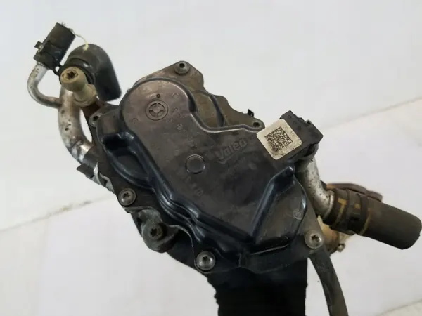 Válvula EGR OEM 04B131425 para Skoda Rapid 1.4 TDI image 3
