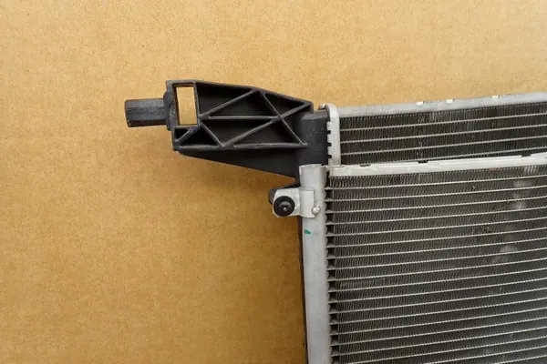 Fiat OE 52052603 Koelvloeistofradiator Voor image 4