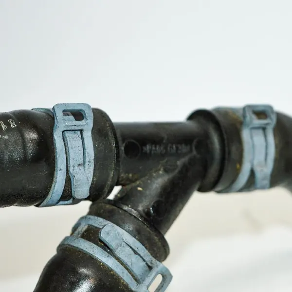 Jäähdytysputki VW TIGUAN 2.0L Diesel 2009 OEM 5Q0121087L image 4