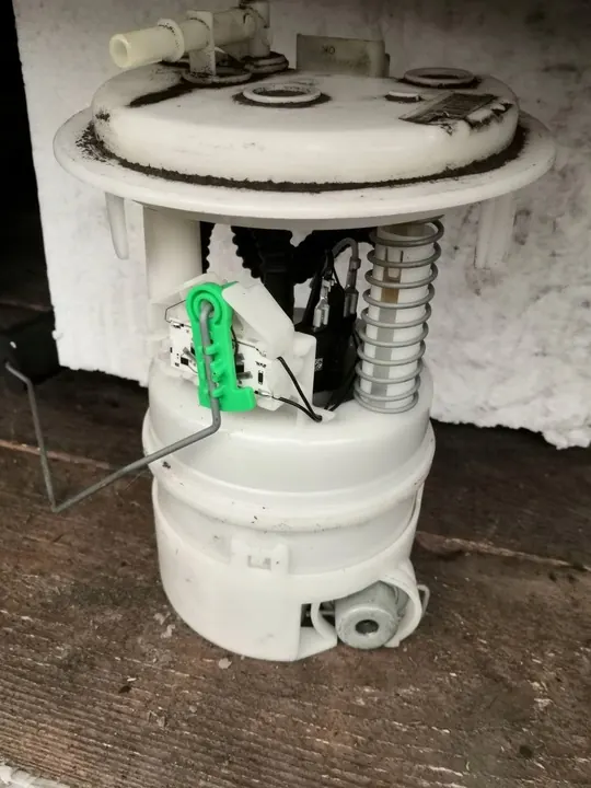 Polttoainepumppu Peugeot 207 1.4 1.6 VTI OE 16 074 019 80 image 2