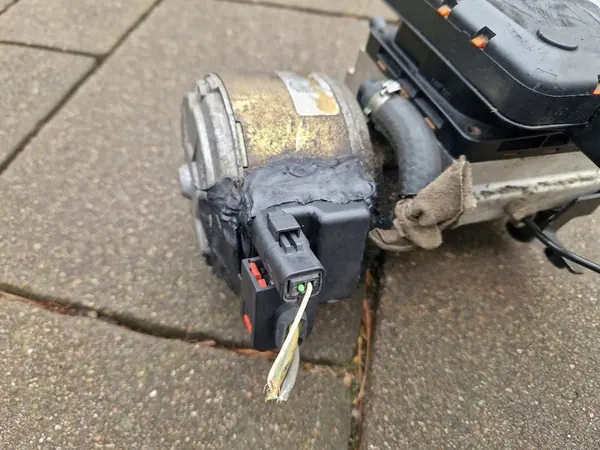 CITROEN C5 I Suspension Pump H2+ image 3