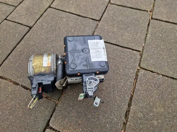 CITROEN C5 I Suspension Pump H2+ image 4