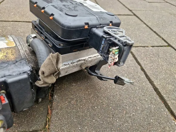 CITROEN C5 I Suspension Pump H2+ image 5