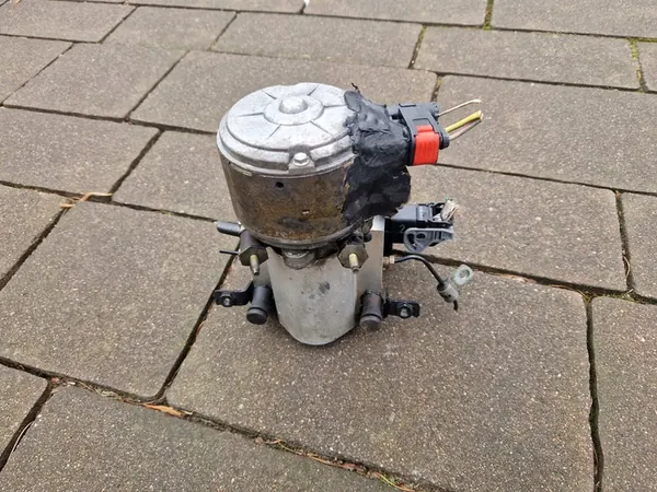 CITROEN C5 I Suspension Pump H2+ image 9