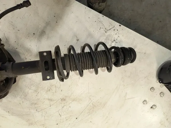 Ammortizzatore McPherson sinistro Seat Ibiza IV 1.2 TDI CFW 6R0413031F image 6