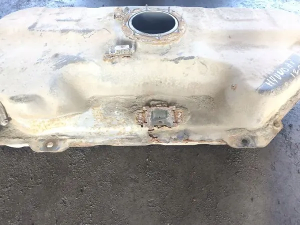 Hyundai i20 bränsletank OEM 08-14 - Begagnad image 4
