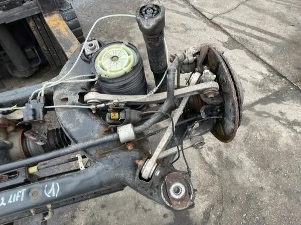 Mercedes E W212 12-16 Rear Suspension Beam 2123505410 image 2