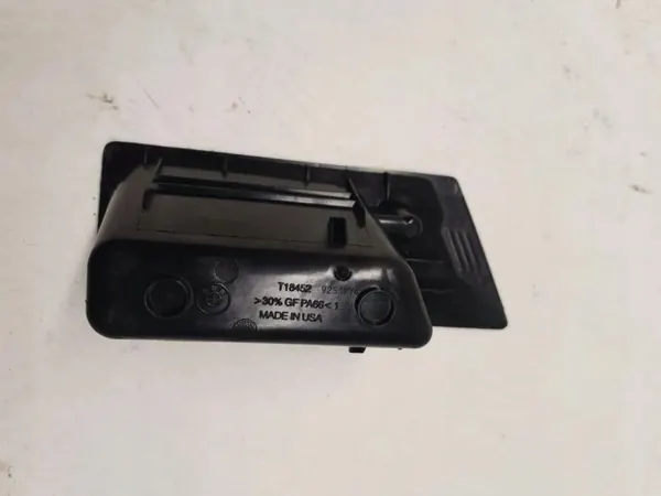 Cinzeiro BMW X6 OEM 9251974 - Estado usado image 2