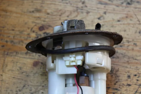 Toyota Corolla E12 1.6 Kraftstoffpumpenschwimmer OEM image 5