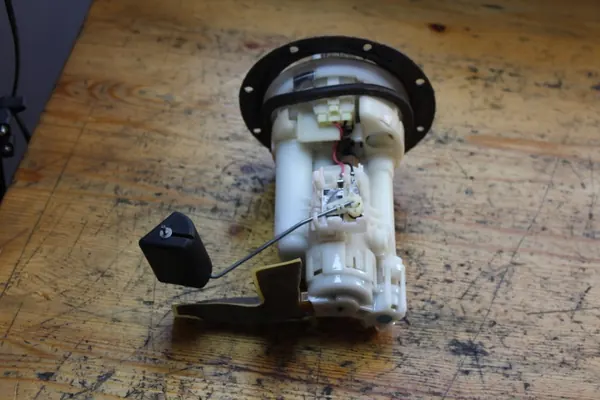 Toyota Corolla E12 1.6 Kraftstoffpumpenschwimmer OEM image 8