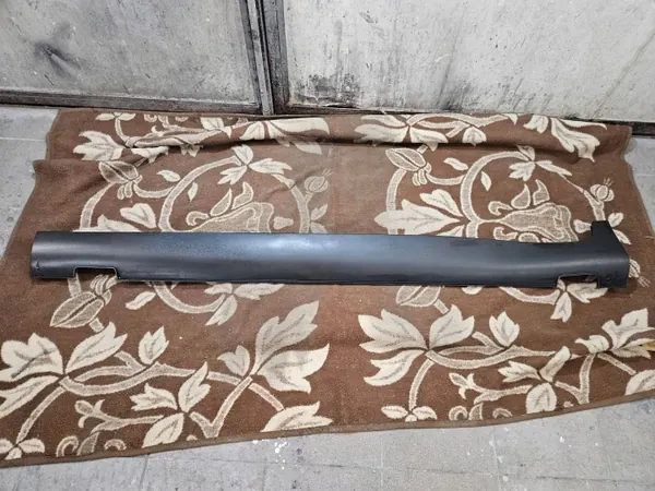 Moldagem de soleira esquerda Kia Stonic OEM 87753-H8400 image 2
