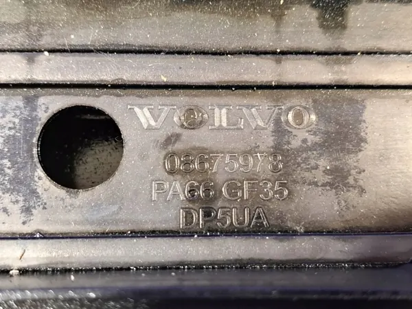Colector de admisión Volvo OE usado OEM 8675978 image 5