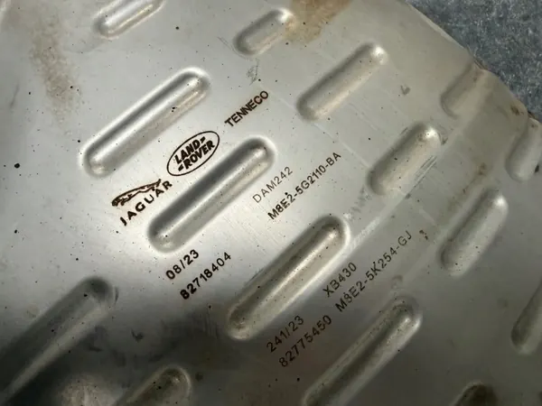 Land Rover M8E2-5G2110-BA pakoputki käytetty image 9