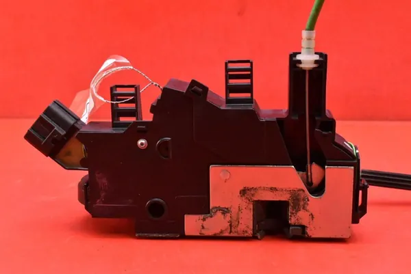 Framre Höger Dörrlås Lancia Musa 2007-2012 OEM 51823814 image 2